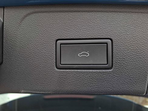 Used 2025 Volkswagen Atlas SEL Premium R-Line image 28