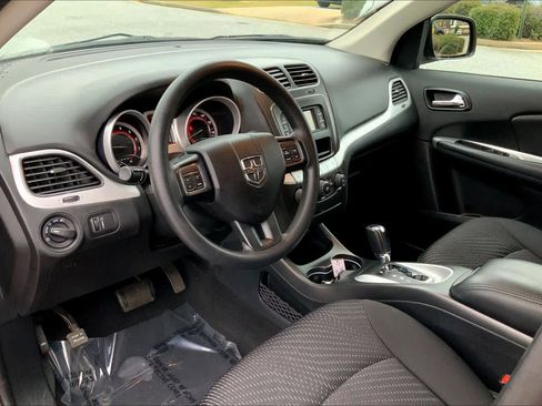 Used 2018 Dodge Journey SE image 15