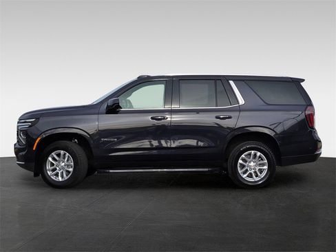 Used 2025 Chevrolet Tahoe LT image 3
