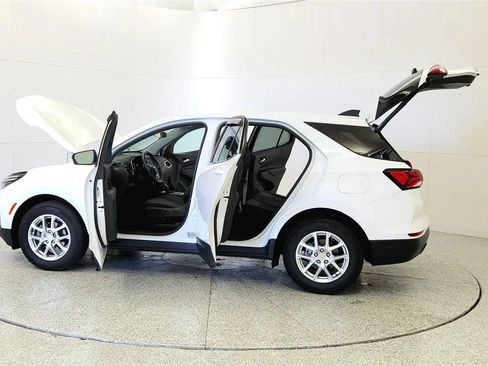 Used 2024 Chevrolet Equinox LT FWD image 11