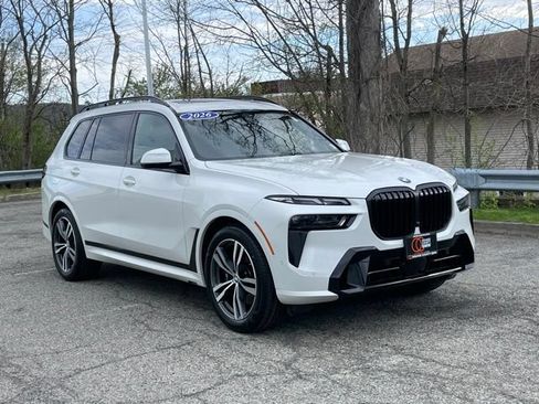 Used 2026 BMW X7 xDrive40i w/ M Sport Package AWD/4WD image 3
