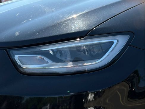 Used 2024 Chrysler Pacifica Limited FWD image 32
