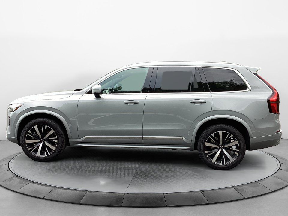 Used 2026 Volvo XC90 B6 Core AWD/4WD image 4