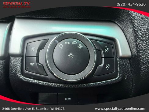 Used 2016 Ford Explorer XLT image 29