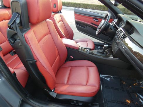 Used 2013 BMW 328i Convertible image 23