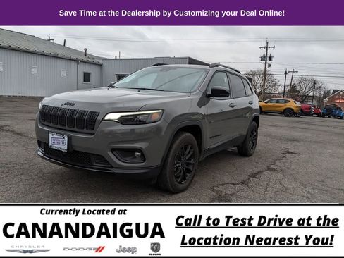 Used 2023 Jeep Cherokee Altitude Lux image 5