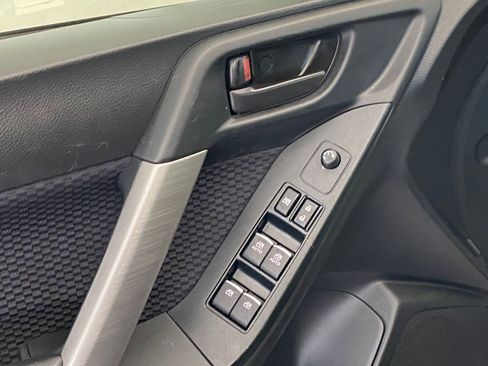 Used 2018 Subaru Forester 2.5i Premium image 23