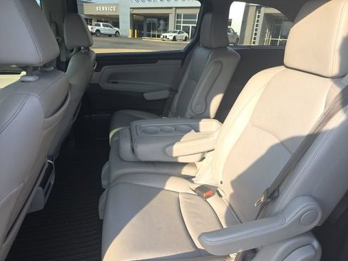 Used 2018 Honda Odyssey Elite image 10