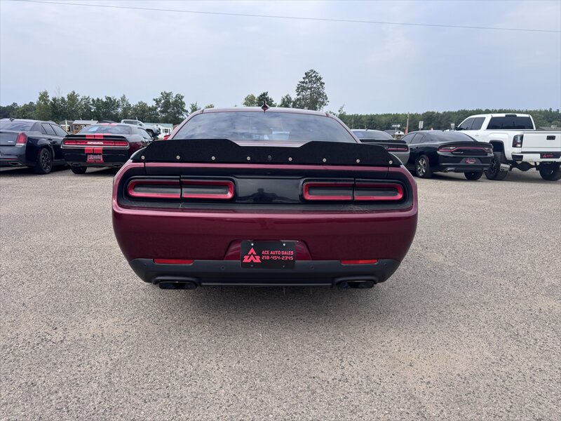 Used 2018 Dodge Challenger R/T Scat Pack RWD image 8