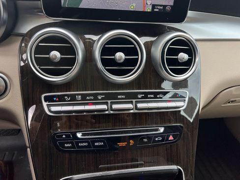 Used 2018 Mercedes-Benz GLC 300 4MATIC image 11