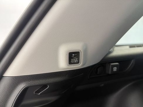 Certified 2023 Jeep Grand Cherokee Limited AWD/4WD image 17