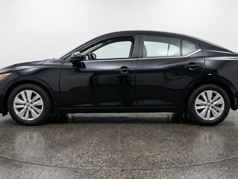 Used 2025 Nissan Sentra S image 5
