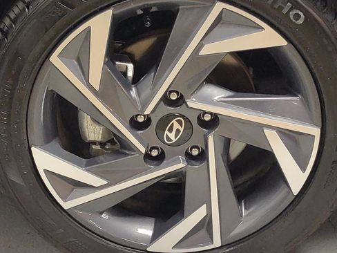 Used 2025 Hyundai Elantra Sport FWD image 31