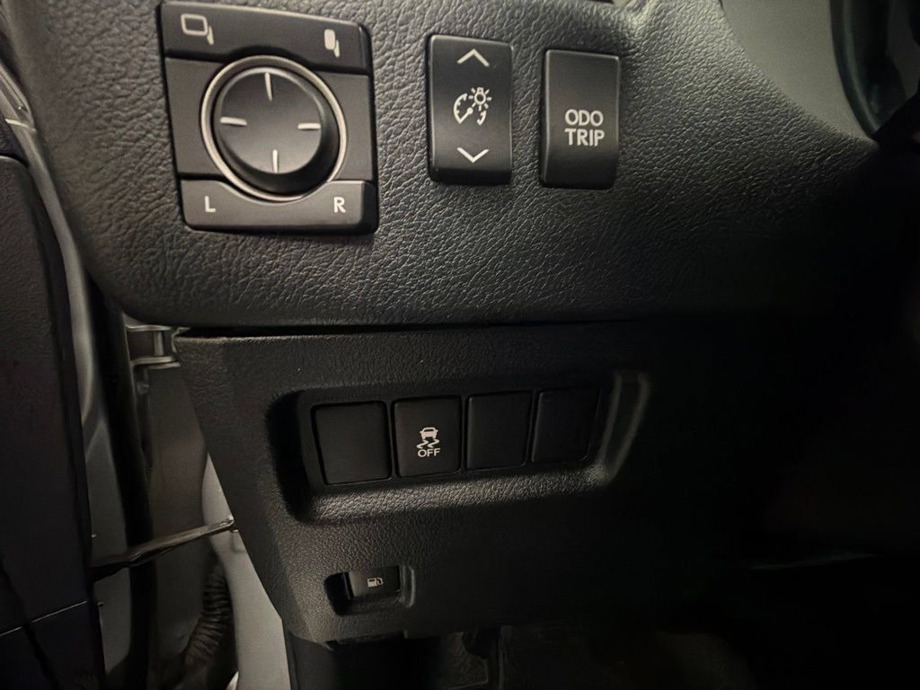 Used 2015 Lexus GX 460 w/ Comfort Package AWD/4WD image 18