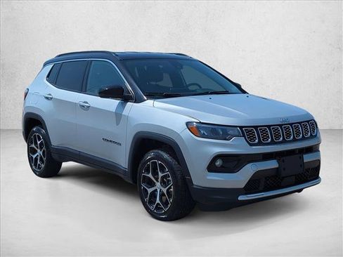 Used 2024 Jeep Compass Limited AWD/4WD image 3