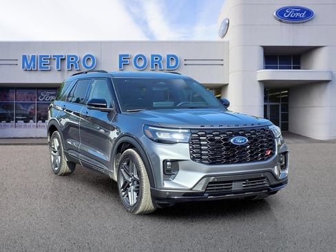 Used 2025 Ford Explorer ST AWD/4WD image 1