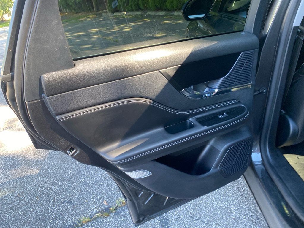 Used 2020 Lincoln Corsair AWD w/ Premium Package image 22
