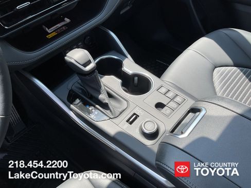 Used 2026 Toyota Highlander XSE AWD/4WD image 33
