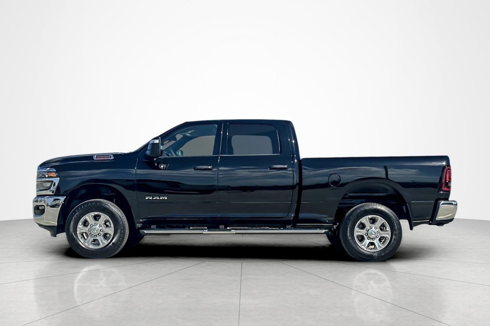 Used 2026 RAM 2500 Big Horn AWD/4WD image 2