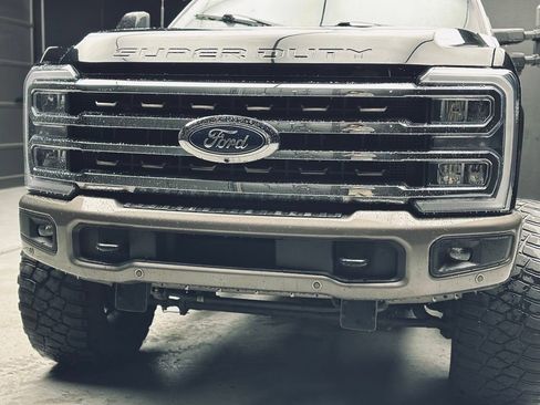 Used 2023 Ford F250 King Ranch w/ FX4 Off-Road Package AWD/4WD image 14