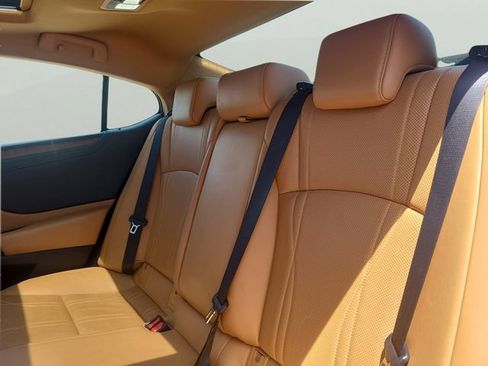 Used 2024 Lexus ES 350 w/ Technology Package FWD image 7