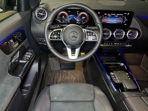 Used 2023 Mercedes-Benz GLA 250 4MATIC image 42