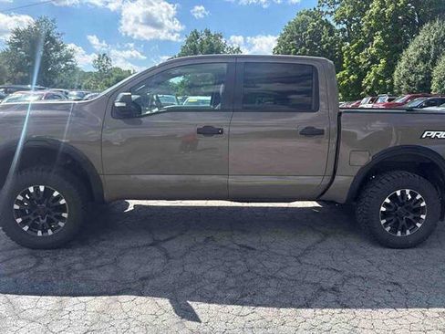 Used 2021 Nissan Titan PRO-4X w/ Pro-4x Convenience Package AWD/4WD image 6