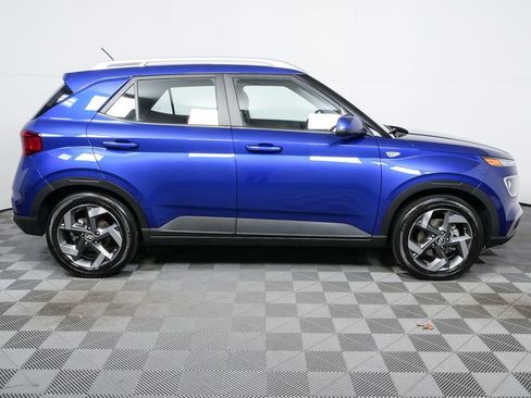 Used 2023 Hyundai Venue Limited w/ Cargo Package image 7