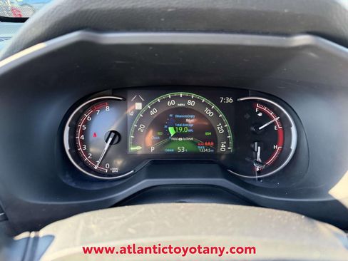 Used 2024 Toyota RAV4 XLE FWD image 11
