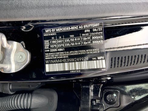 Used 2022 Mercedes-Benz GLB 250 4MATIC image 31
