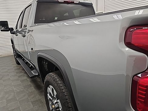 Used 2024 Chevrolet Silverado 2500 Custom w/ Custom Value Package image 6