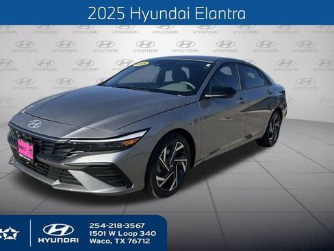 Used 2025 Hyundai Elantra Sport image 1
