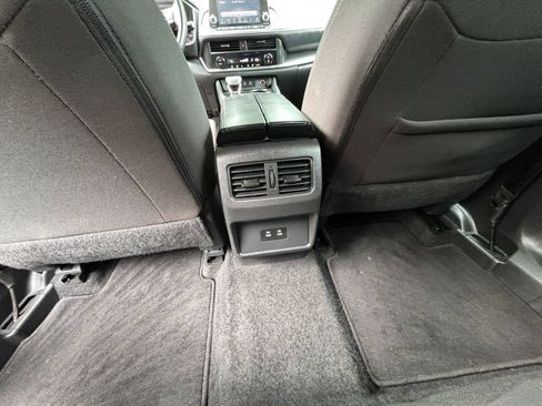Used 2025 Nissan Rogue SV FWD image 24