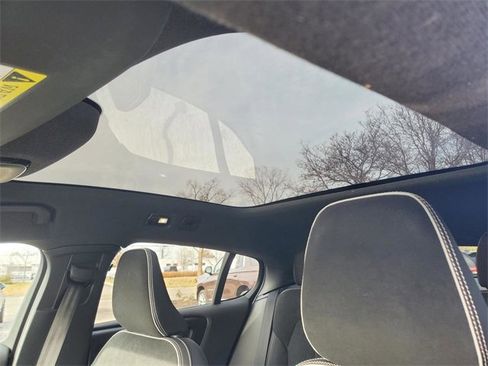 Certified 2023 Volvo C40 P8 Recharge Ultimate image 13