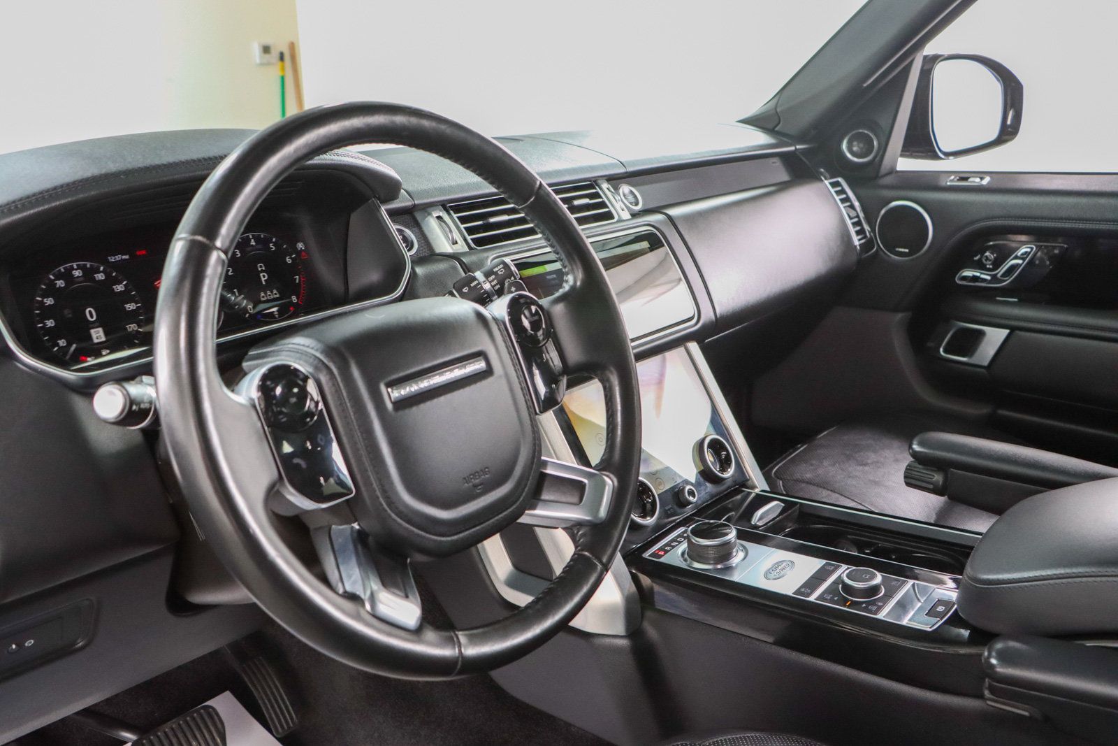 Used 2020 Land Rover Range Rover HSE AWD/4WD image 23