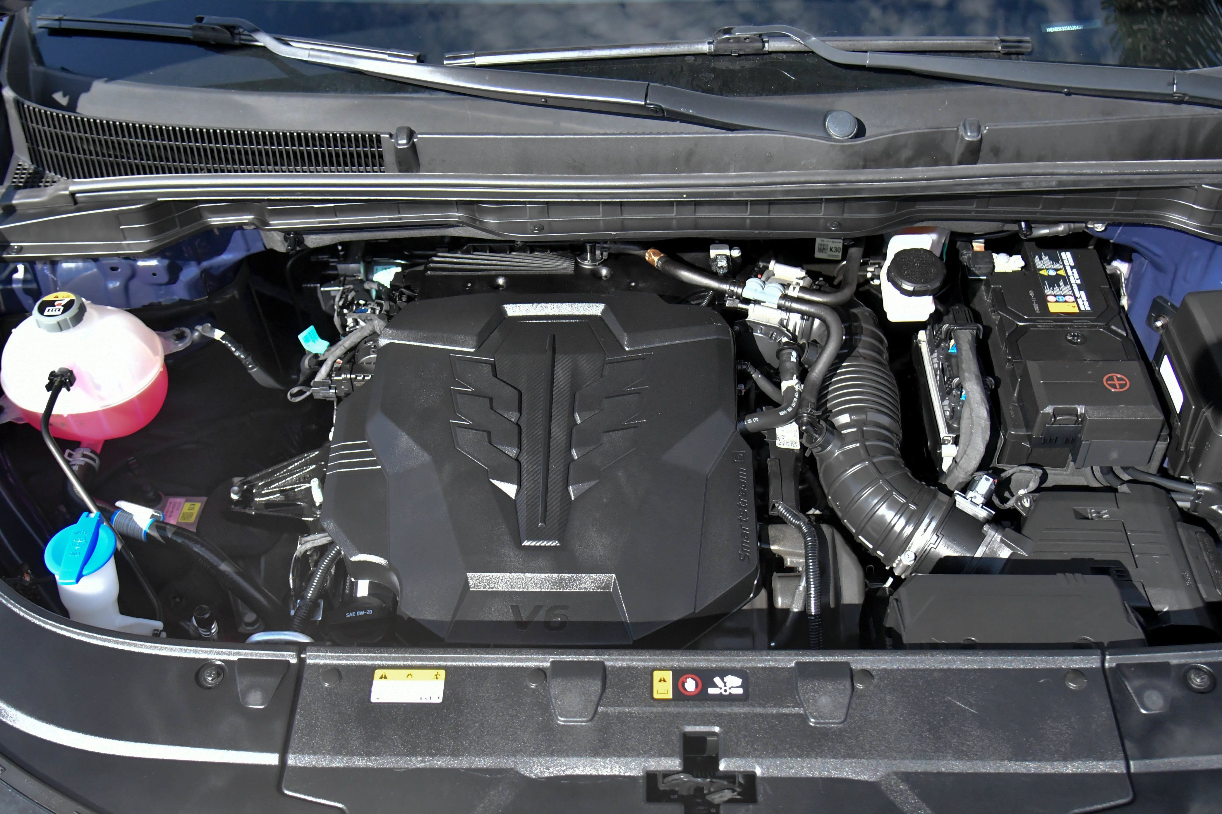 Used 2025 Kia Carnival FWD image 51