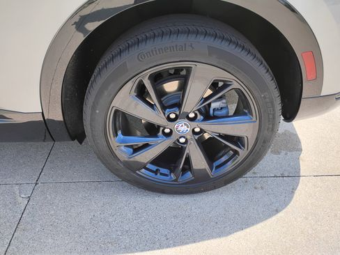 Used 2023 Buick Envision Essence w/ Sport Touring Package AWD/4WD image 25