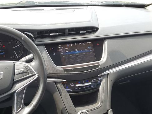 Used 2018 Cadillac XT5 Premium Luxury w/ Driver Assist Package AWD/4WD image 28