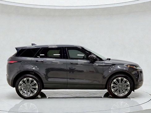 Used 2025 Land Rover Range Rover Evoque Dynamic SE image 8