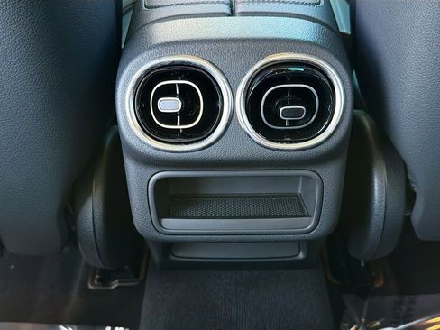 Used 2023 Mercedes-Benz GLC 300 4MATIC image 19