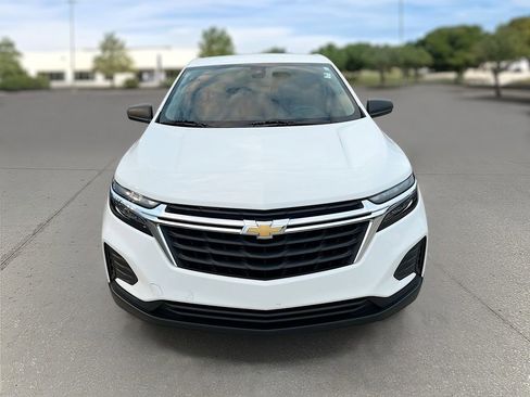 Used 2022 Chevrolet Equinox LS w/ LS Convenience Package image 2