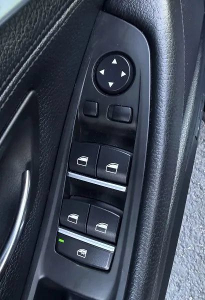 Used 2014 BMW 528i Sedan RWD image 40