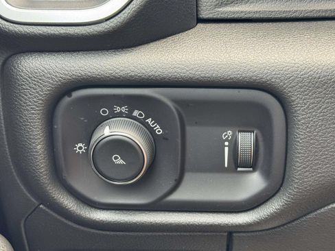 Used 2023 RAM 1500 Big Horn AWD/4WD image 24
