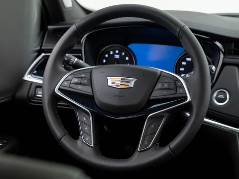 New 2025 Cadillac XT5 Premium Luxury image 12