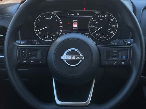 Used 2023 Nissan Rogue SV image 10