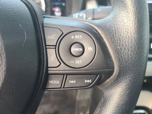 Used 2022 Toyota Corolla LE image 21
