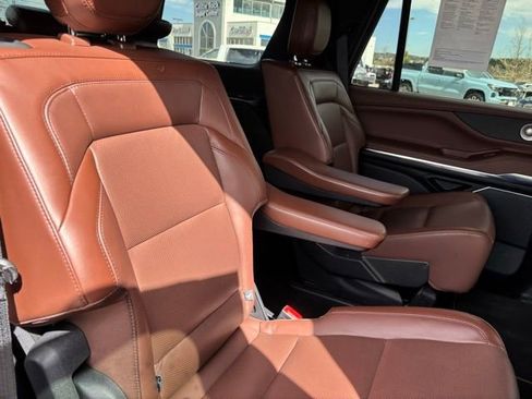 Used 2025 Lincoln Navigator Reserve AWD/4WD image 22