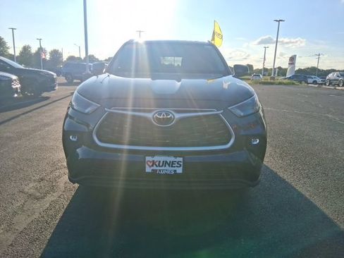 Used 2026 Toyota Highlander XLE AWD/4WD image 4