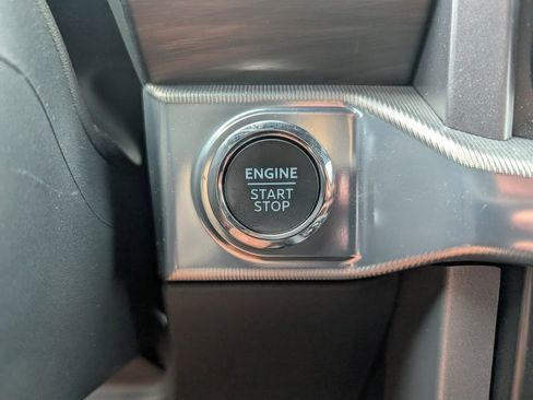 Used 2025 Ford F150 Lariat w/ Equipment Group 501A Mid image 18