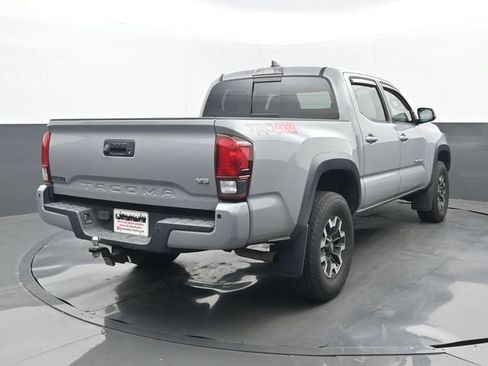 Used 2019 Toyota Tacoma TRD Off-Road AWD/4WD image 6
